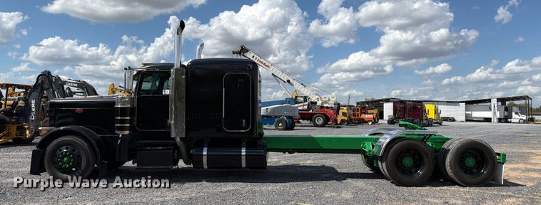 image for item ED5960 2007 Peterbilt 379 semi truck