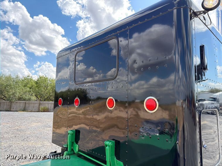 image for item ED5960 2007 Peterbilt 379 semi truck