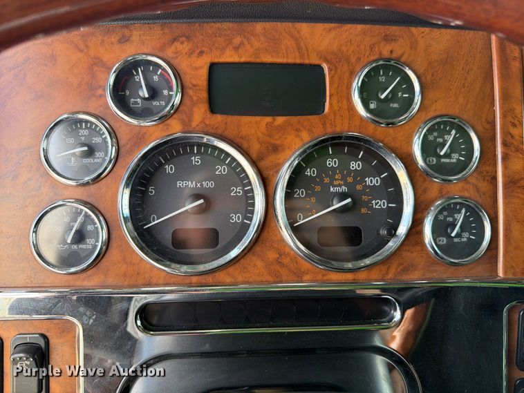 image for item ED5960 2007 Peterbilt 379 semi truck