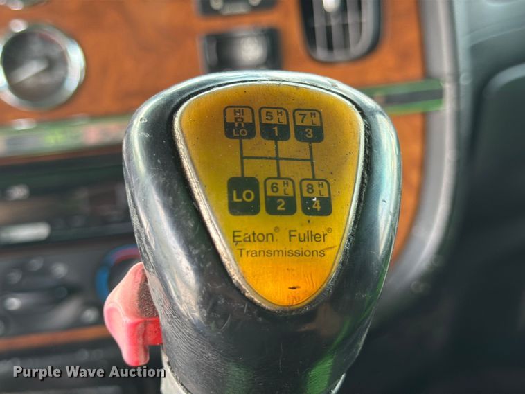 image for item ED5960 2007 Peterbilt 379 semi truck