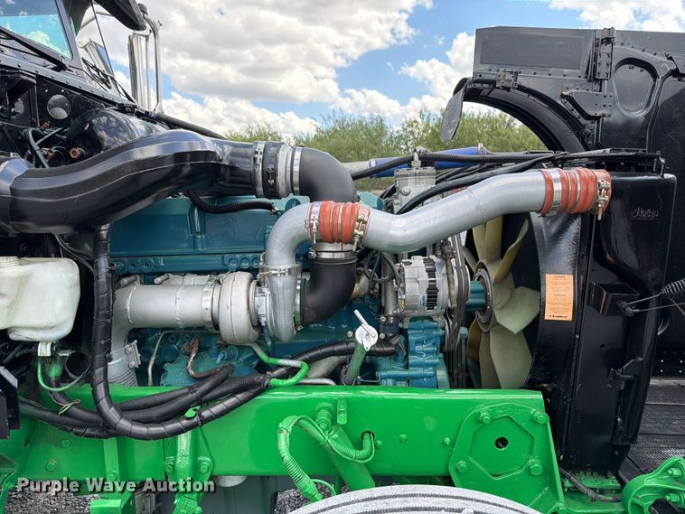 image for item ED5960 2007 Peterbilt 379 semi truck