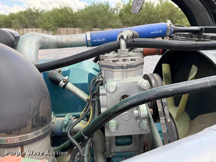 image for item ED5960 2007 Peterbilt 379 semi truck