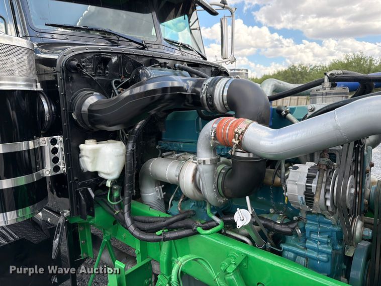 image for item ED5960 2007 Peterbilt 379 semi truck