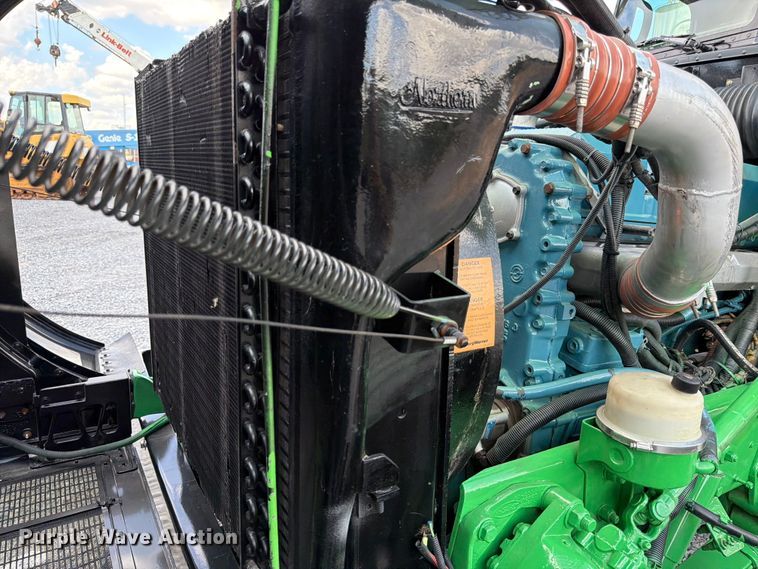 image for item ED5960 2007 Peterbilt 379 semi truck