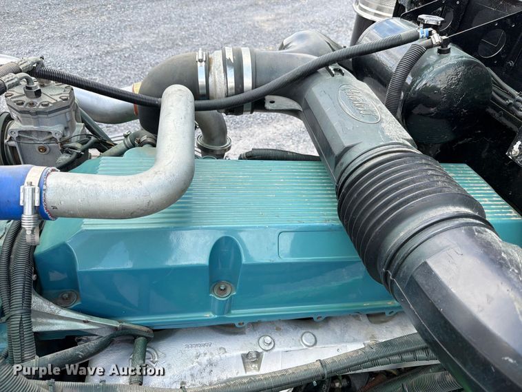 image for item ED5960 2007 Peterbilt 379 semi truck