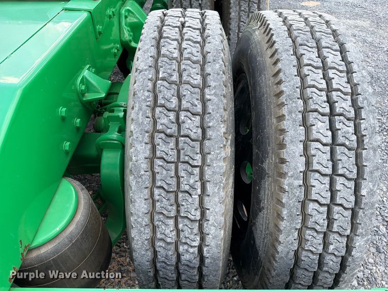 image for item ED5960 2007 Peterbilt 379 semi truck