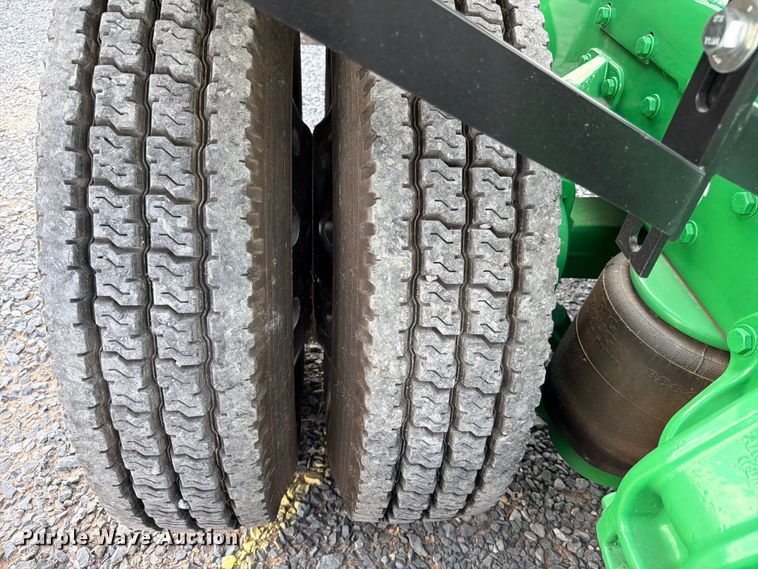 image for item ED5960 2007 Peterbilt 379 semi truck