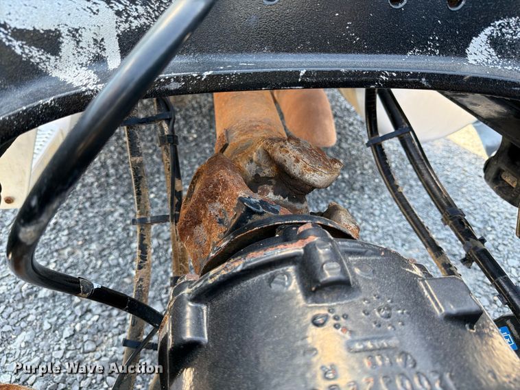 image for item ED5961 2017 Peterbilt 579 semi truck