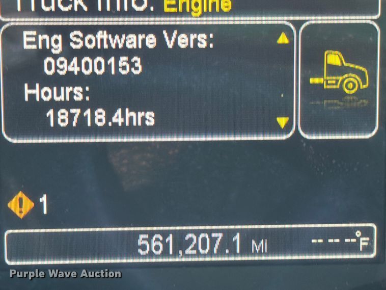 image for item ED5961 2017 Peterbilt 579 semi truck