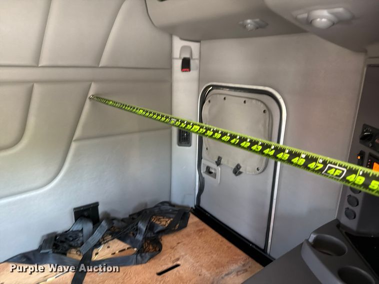 image for item ED5961 2017 Peterbilt 579 semi truck