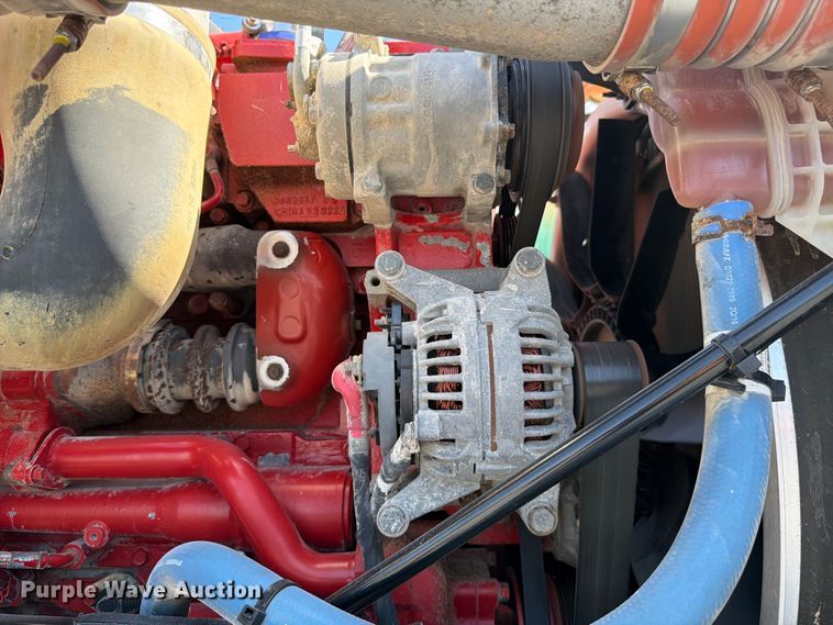 image for item ED5961 2017 Peterbilt 579 semi truck