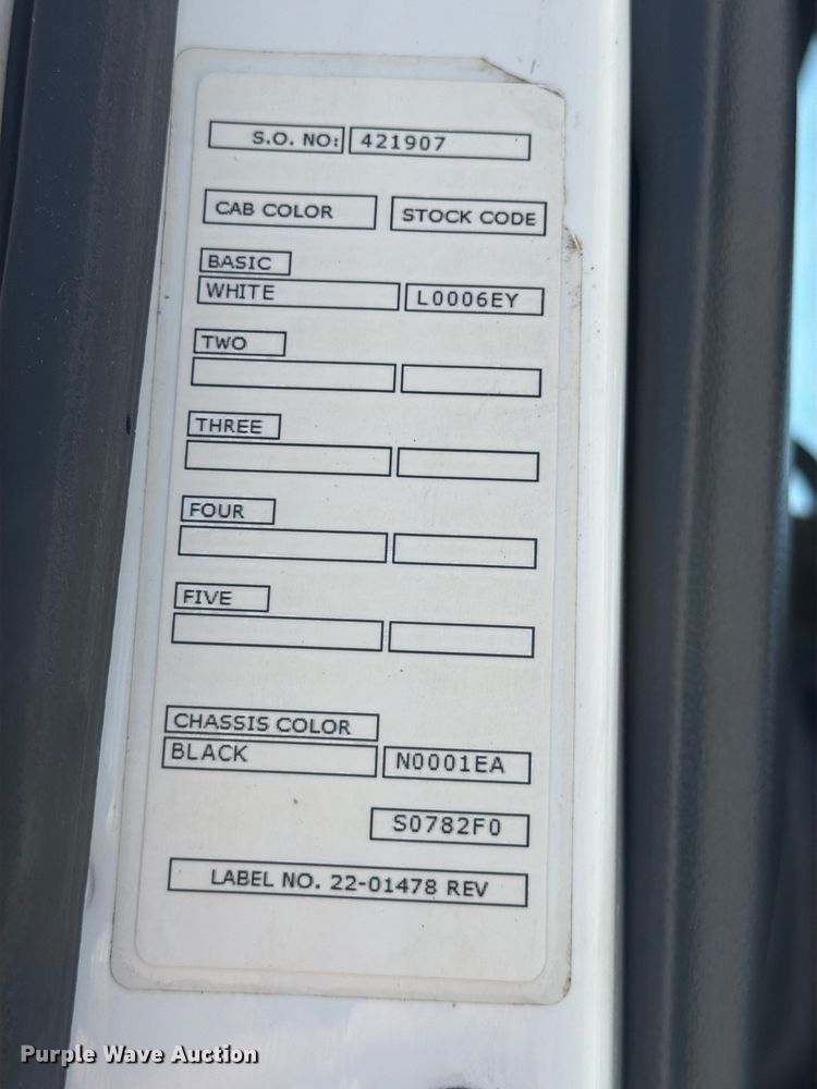 image for item ED5961 2017 Peterbilt 579 semi truck