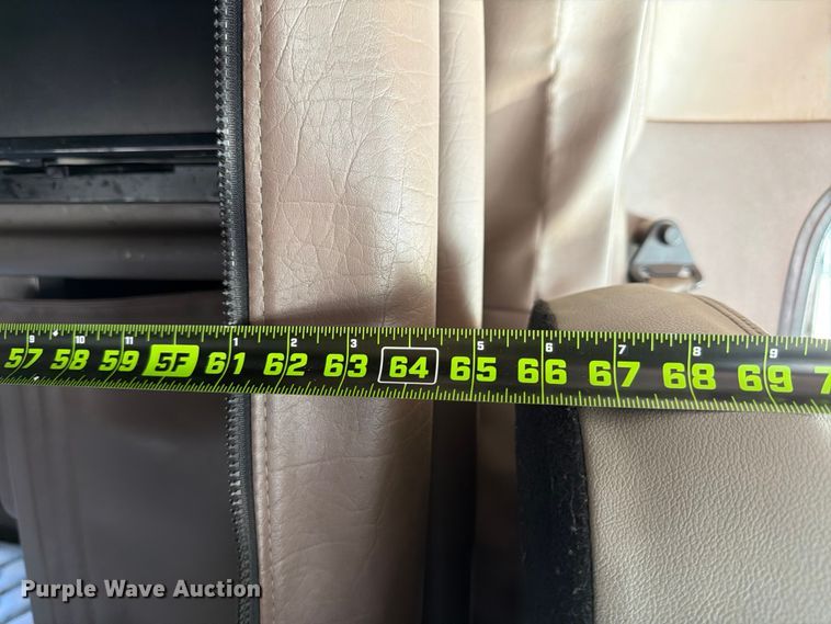 image for item ED5962 2015 Peterbilt 389 semi truck