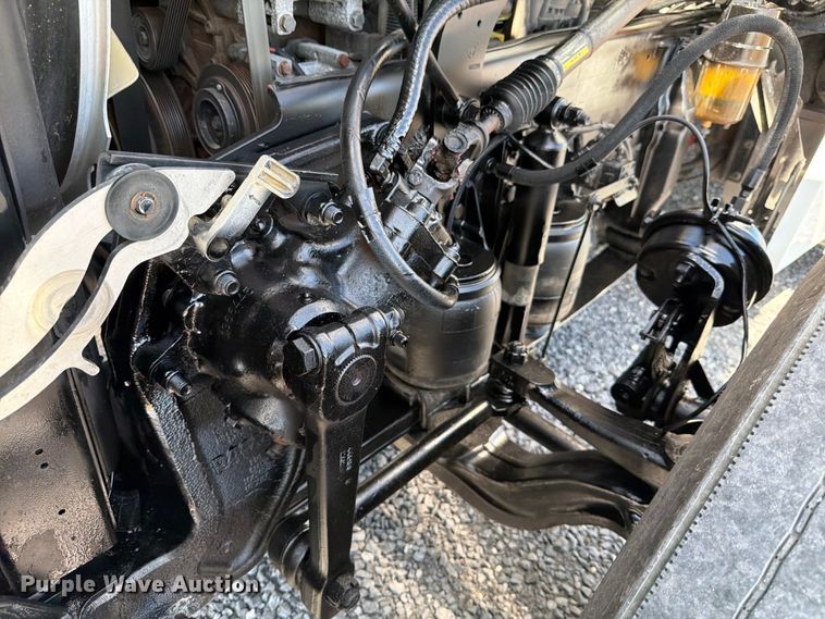 image for item ED5962 2015 Peterbilt 389 semi truck