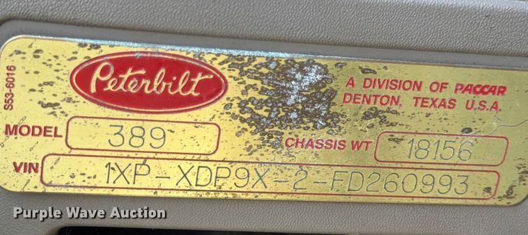 image for item ED5962 2015 Peterbilt 389 semi truck