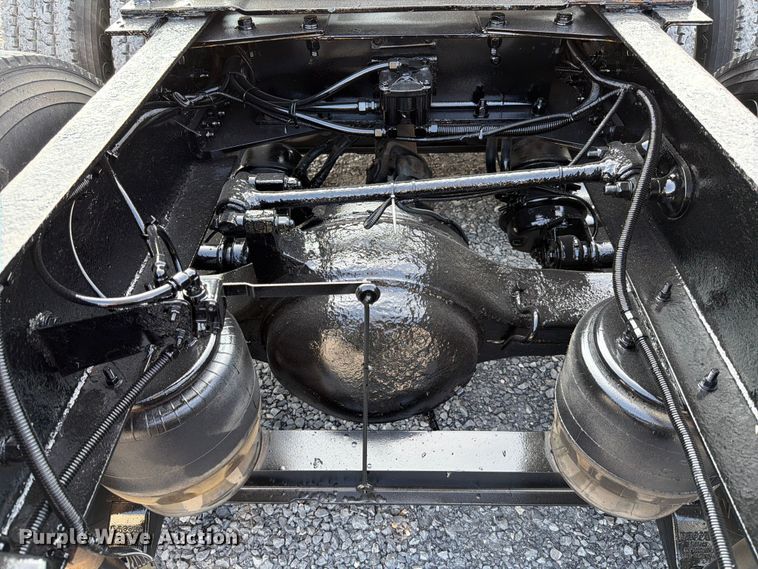 image for item ED5964 2014 Kenworth T680 semi truck