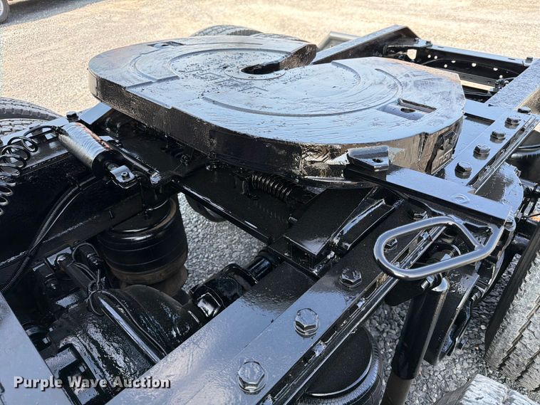 image for item ED5964 2014 Kenworth T680 semi truck