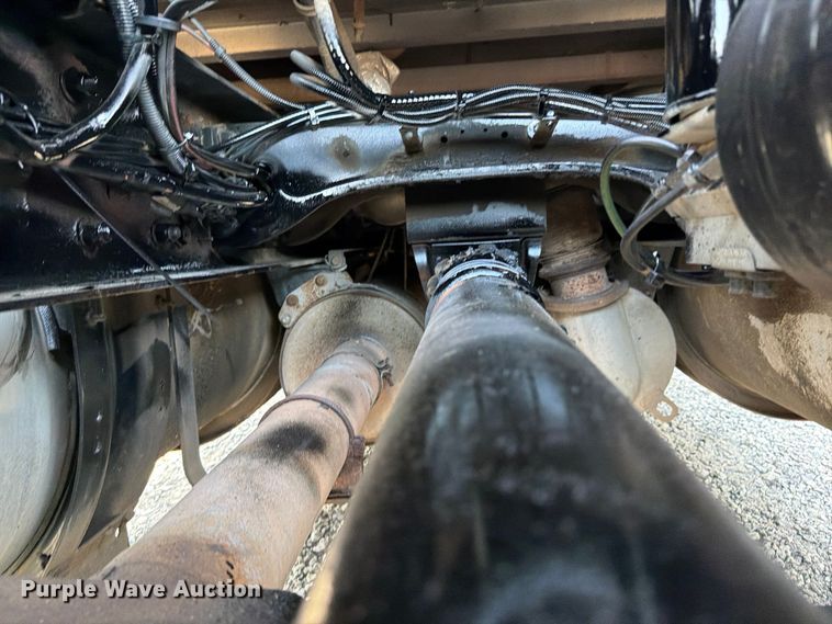 image for item ED5964 2014 Kenworth T680 semi truck