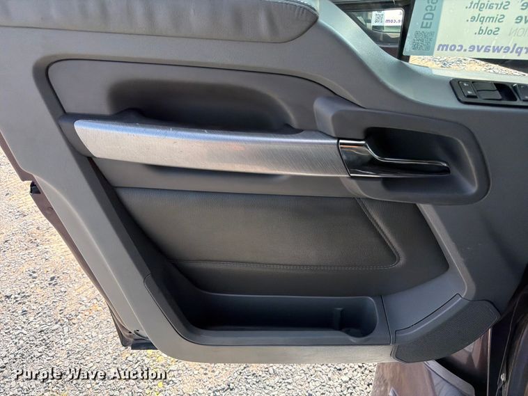 image for item ED5964 2014 Kenworth T680 semi truck