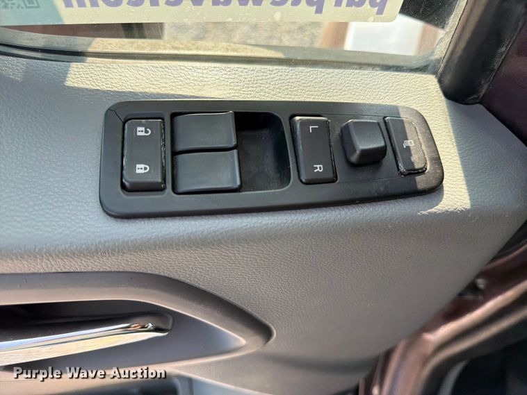 image for item ED5964 2014 Kenworth T680 semi truck