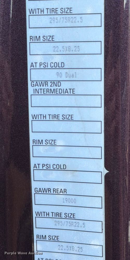 image for item ED5964 2014 Kenworth T680 semi truck