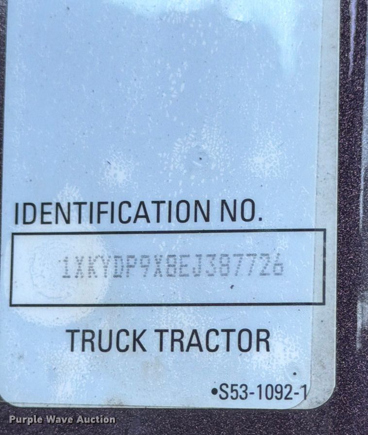 image for item ED5964 2014 Kenworth T680 semi truck