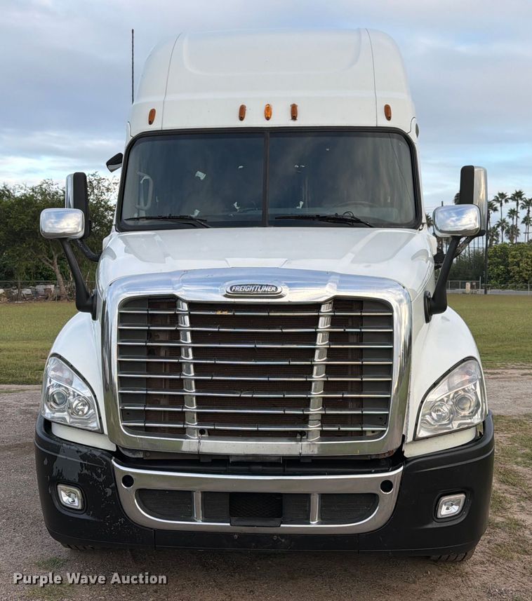 CAMIóN CAMAROTE 2011 FREIGHTLINER