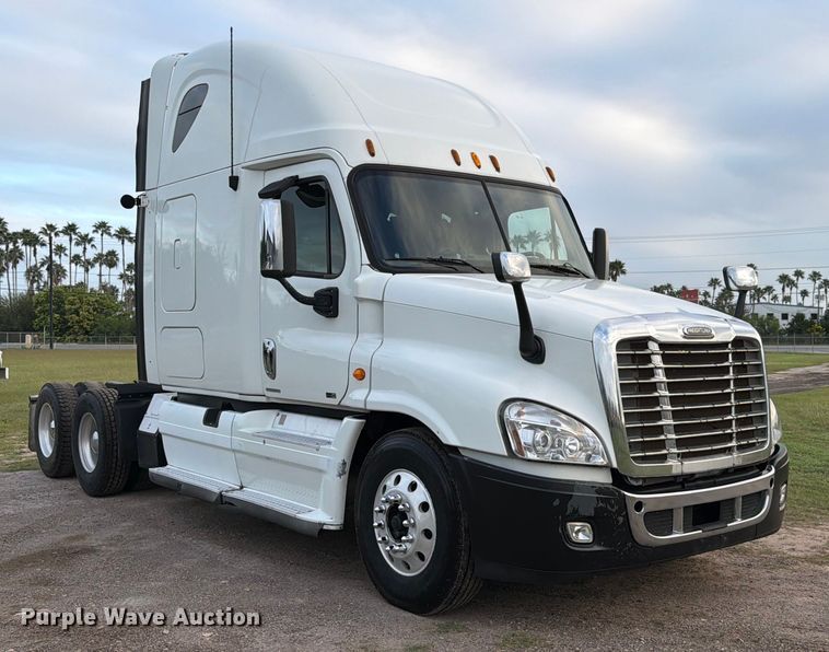CAMIóN CAMAROTE 2011 FREIGHTLINER