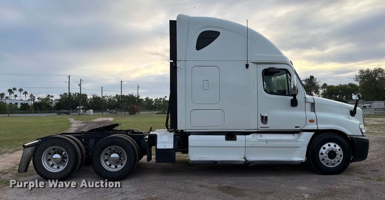 CAMIóN CAMAROTE 2011 FREIGHTLINER