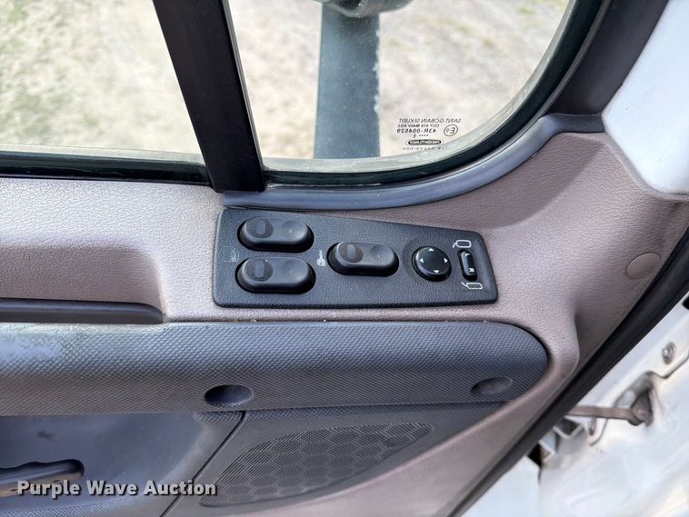 image for item ED5977 2011 Freightliner Cascadia semi truck