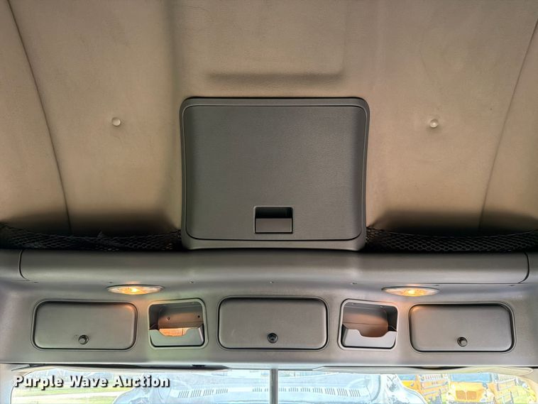 image for item ED5977 2011 Freightliner Cascadia semi truck