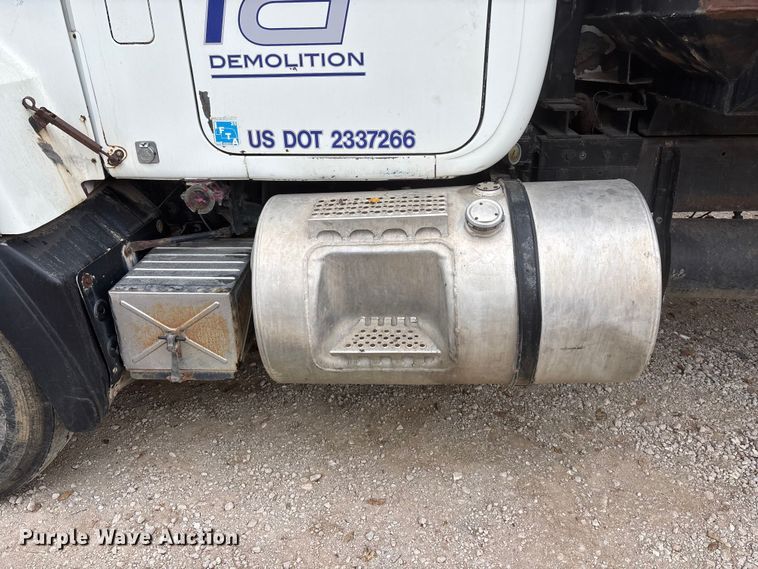 image for item EE4155 1991 Mack RD6886 dump truck