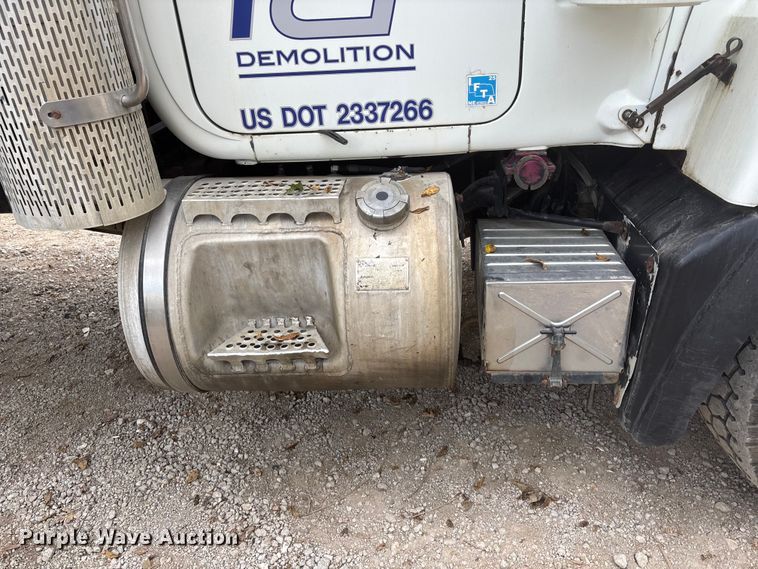 image for item EE4155 1991 Mack RD6886 dump truck