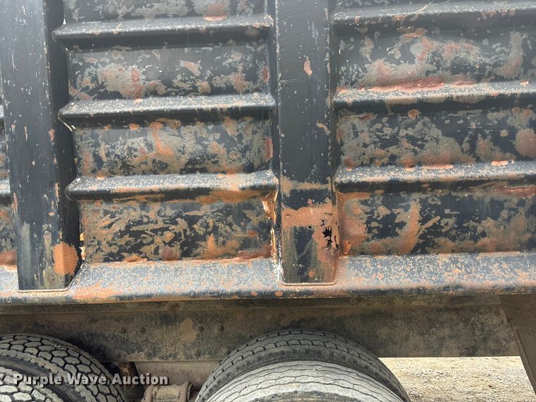 image for item EE4155 1991 Mack RD6886 dump truck