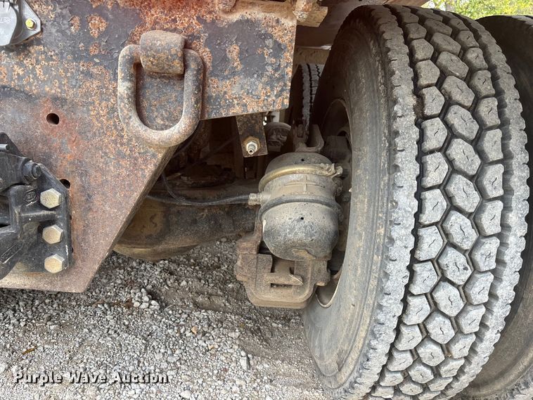 image for item EE4155 1991 Mack RD6886 dump truck