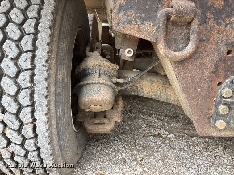 image for item EE4155 1991 Mack RD6886 dump truck