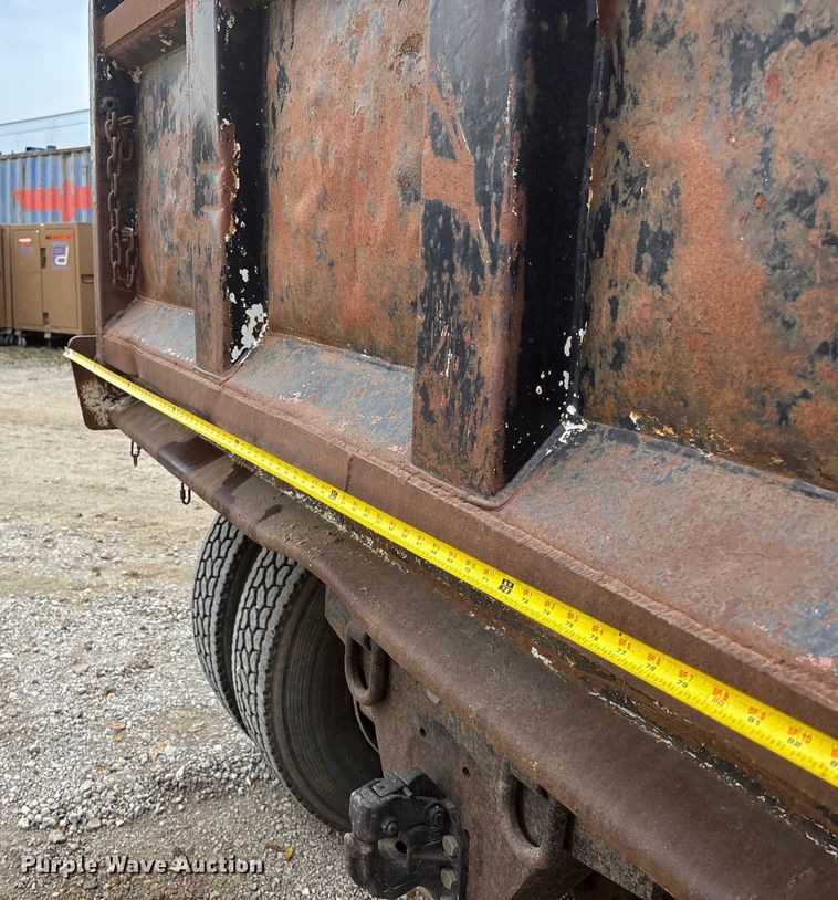 image for item EE4155 1991 Mack RD6886 dump truck