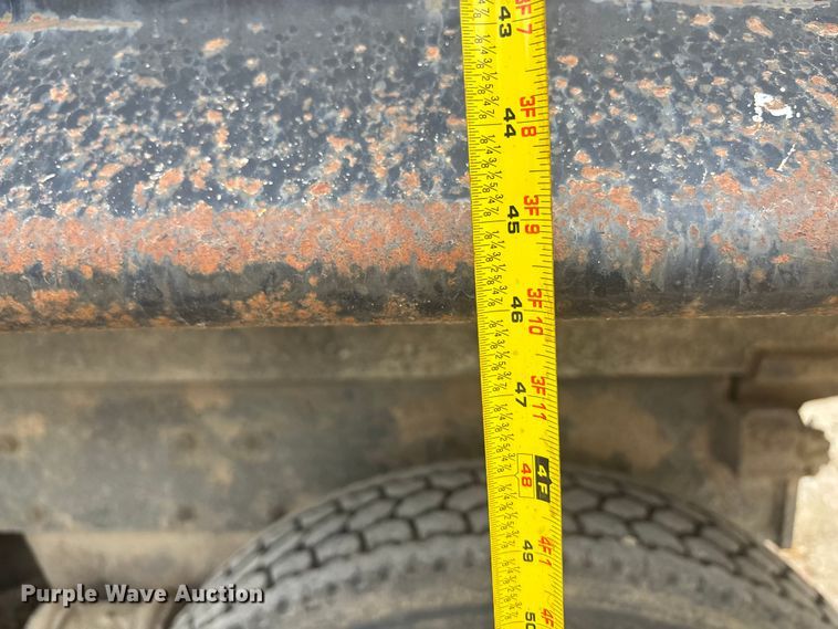 image for item EE4155 1991 Mack RD6886 dump truck