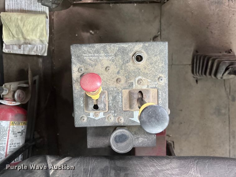 image for item EE4155 1991 Mack RD6886 dump truck