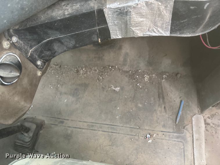 image for item EE4155 1991 Mack RD6886 dump truck