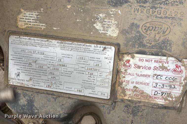 image for item EE4155 1991 Mack RD6886 dump truck