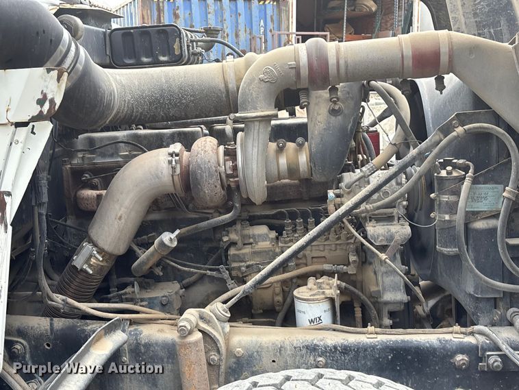 image for item EE4155 1991 Mack RD6886 dump truck