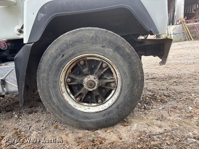 image for item EE4155 1991 Mack RD6886 dump truck