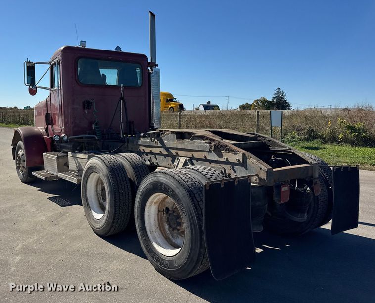 image for item EF2197 1996 Peterbilt 379 semi truck