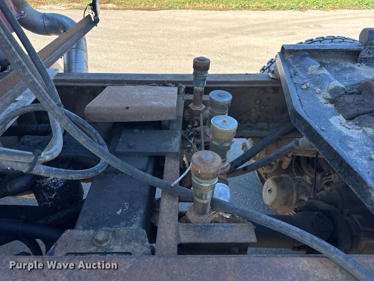 image for item EF2197 1996 Peterbilt 379 semi truck