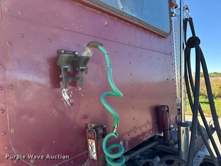 image for item EF2197 1996 Peterbilt 379 semi truck