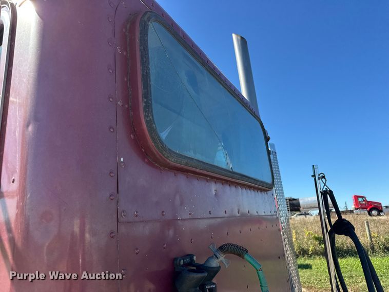 image for item EF2197 1996 Peterbilt 379 semi truck
