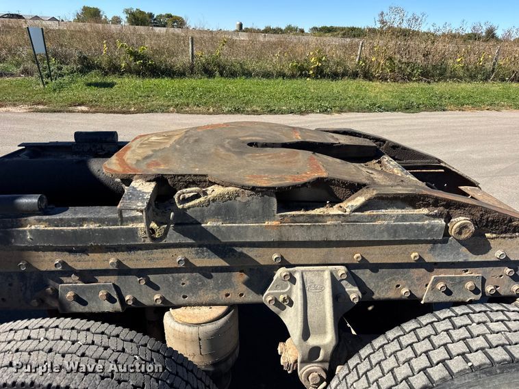 image for item EF2197 1996 Peterbilt 379 semi truck