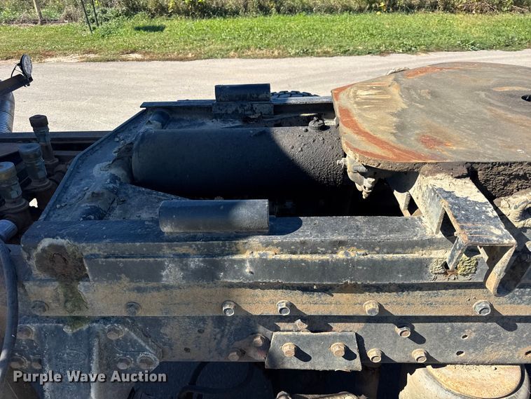 image for item EF2197 1996 Peterbilt 379 semi truck