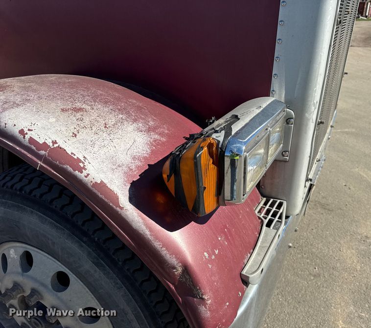 image for item EF2197 1996 Peterbilt 379 semi truck